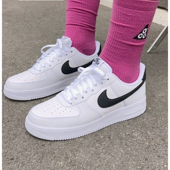 Size 9 Nike Air Force 1'07 Casual Basketball Sneaker Shoe White Black CT2302-100 - Picture 2 of 15